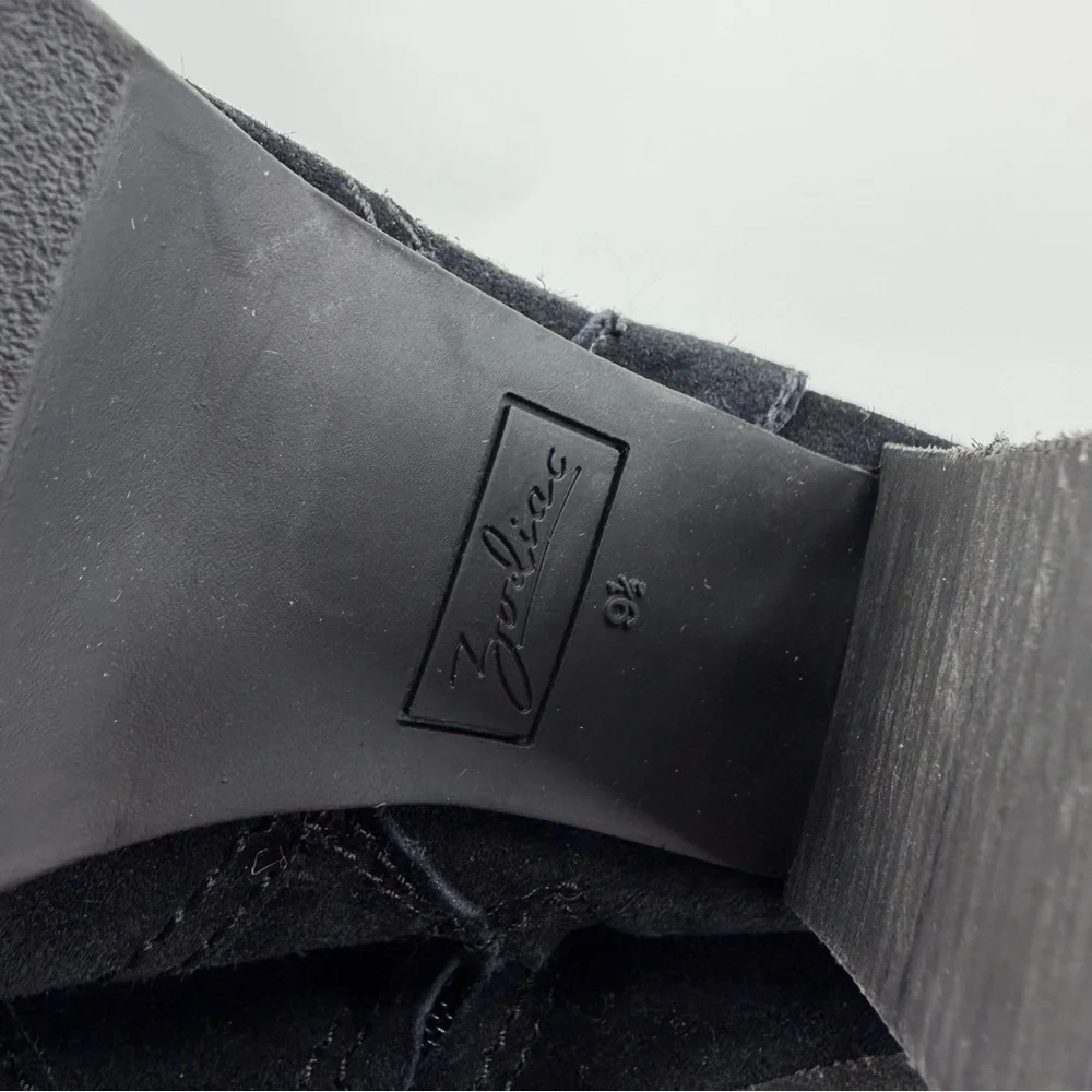 Zodiac Aidan sz 9.5 ‎ ankle heel boots black suede harness straps ring hardware